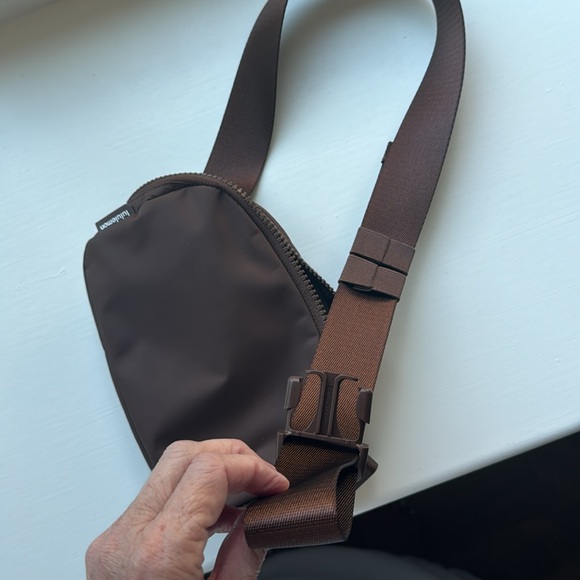 NWOT brown lululemon everywhere belt bag-roasted brown - Picture 7 of 7